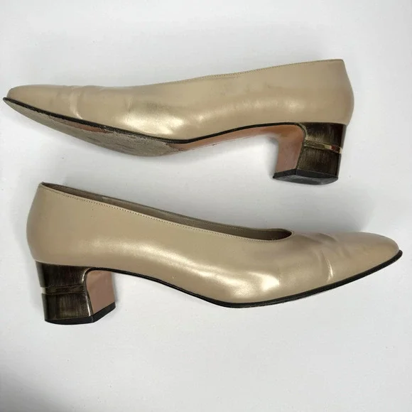 Salvatore Ferragamo Shoes Womens Size 8.5 Beige Leather Block Heel Pumps Italy